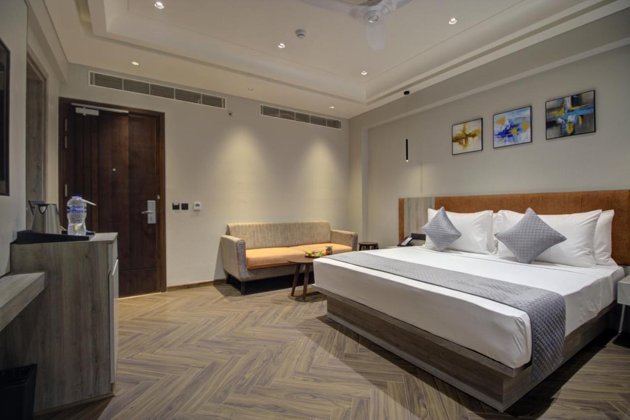 Cygnett Collection K K Hotel Faizābād Zewnętrze zdjęcie