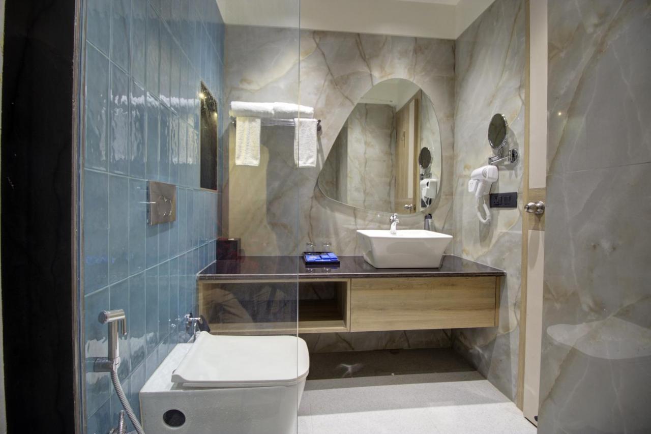 Cygnett Collection K K Hotel Faizābād Zewnętrze zdjęcie