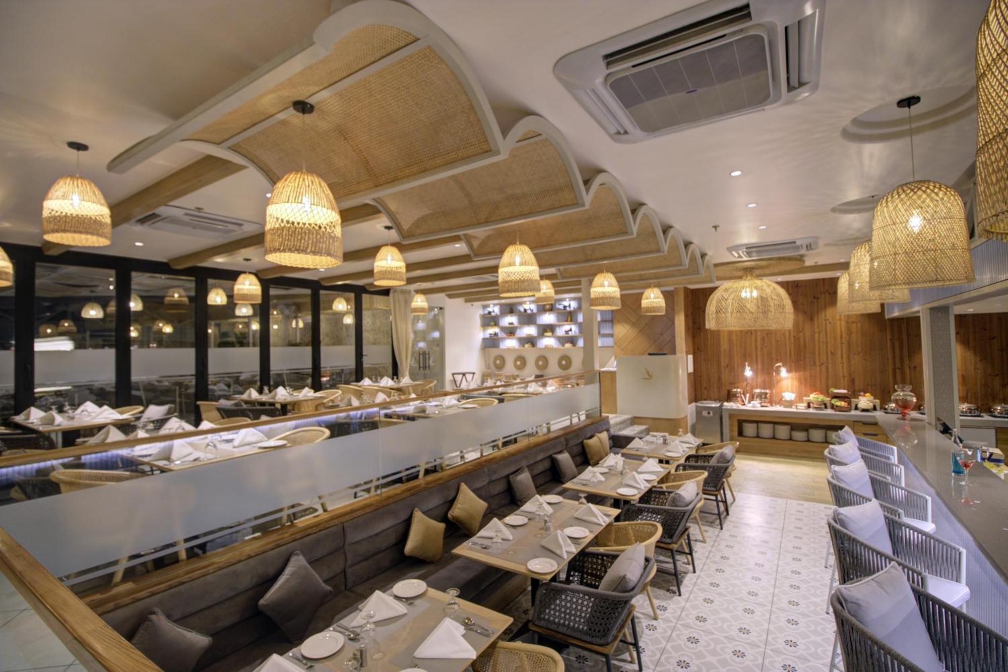 Cygnett Collection K K Hotel Faizābād Zewnętrze zdjęcie